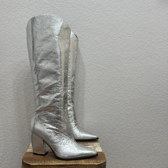 Steve Madden Croft Silver Metallic Boots Size 8.5 - Picture 3 of 8